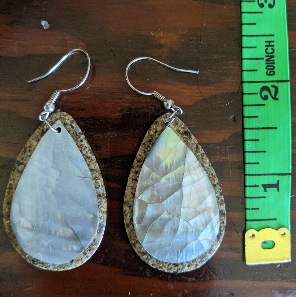 Shell earrings - Picture 2 of 2